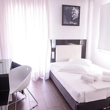 Отель The Silk 4*