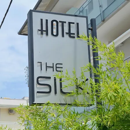 The Silk 4*