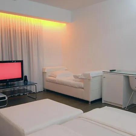 Отель The Silk 4*